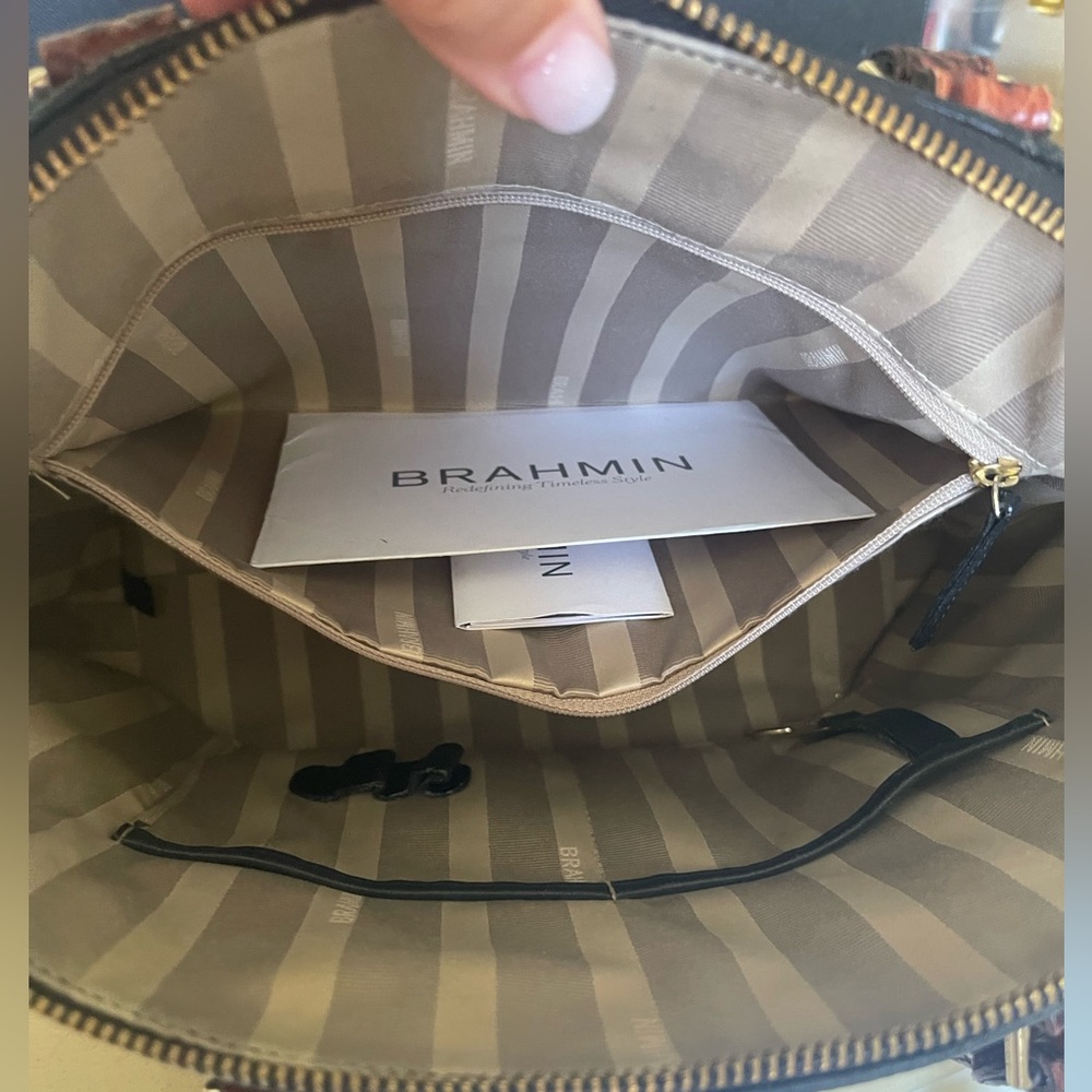 Brahmin Duxbury Satchel with Matching Wallet - Picture 4 of 12